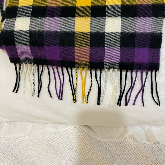 100% cashmere scarf unisex 62L-12W new without tags made in Scotland - Picture 3 of 3